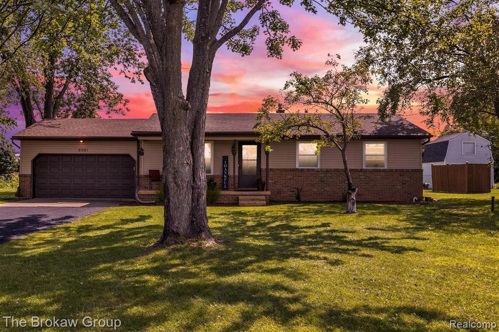 8061 Carpenter Rd, Flushing, MI 48433 - photo 1