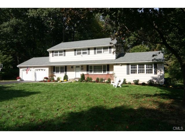 20 Stoneleigh Rd, Trumbull, CT 06611 - photo 1