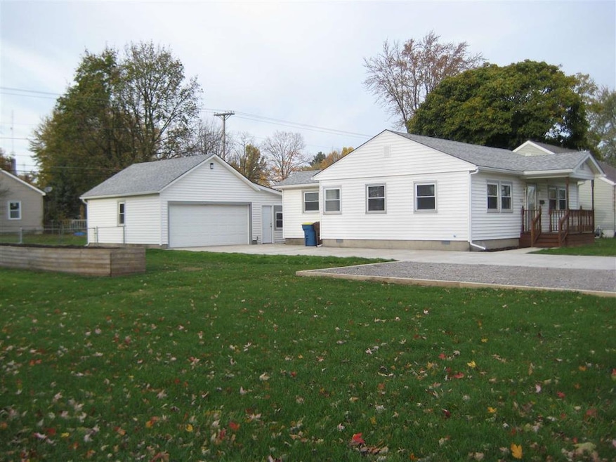 712 W Ensley Ave, Auburn, IN 46706 - photo 1