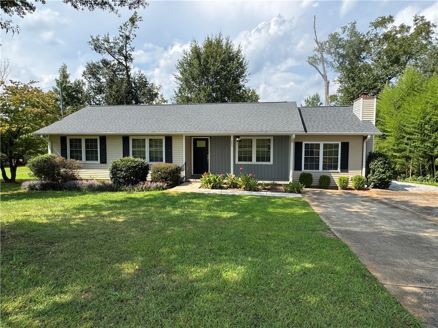 Welcome to 205 Daniel Ave