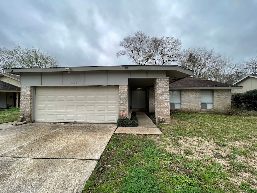 4503 Ravine Dr, Friendswood, TX 77546 - photo 1