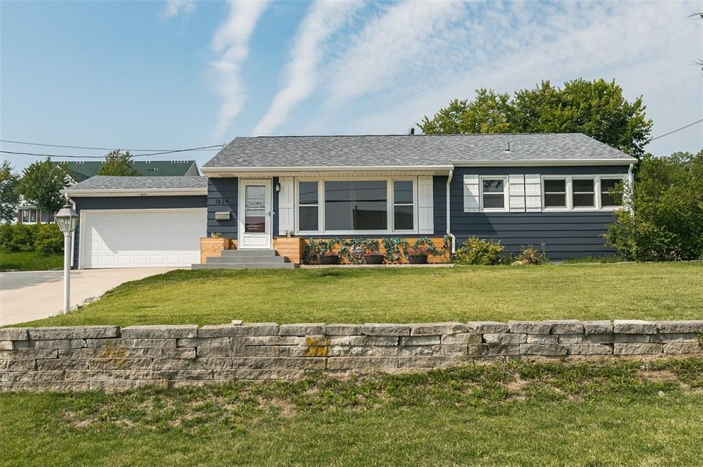 1624 11th St NW, Cedar Rapids, IA 52405 - photo 1