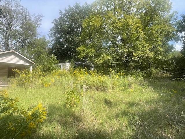 1126 Garland Ave E, West Helena, NY 72390 - photo 1