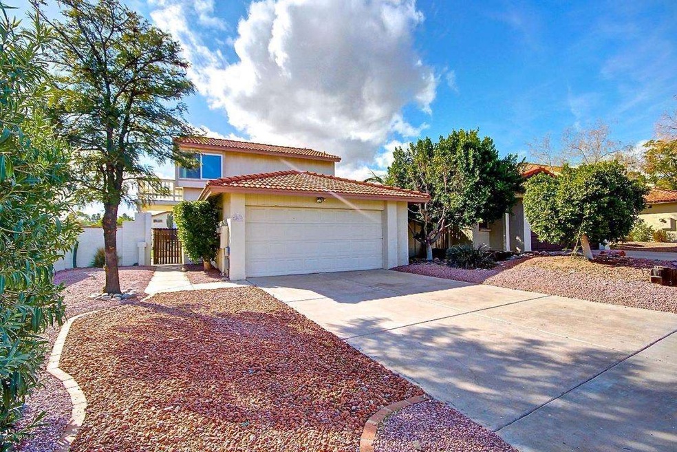 Great Curb Appeal!