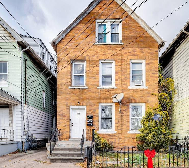 115 Clay St, New Haven, CT 06513 - photo 1