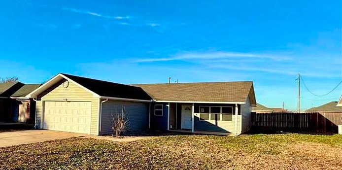 606 Hampton Dr, Ponca City, OK 74601 - photo 1