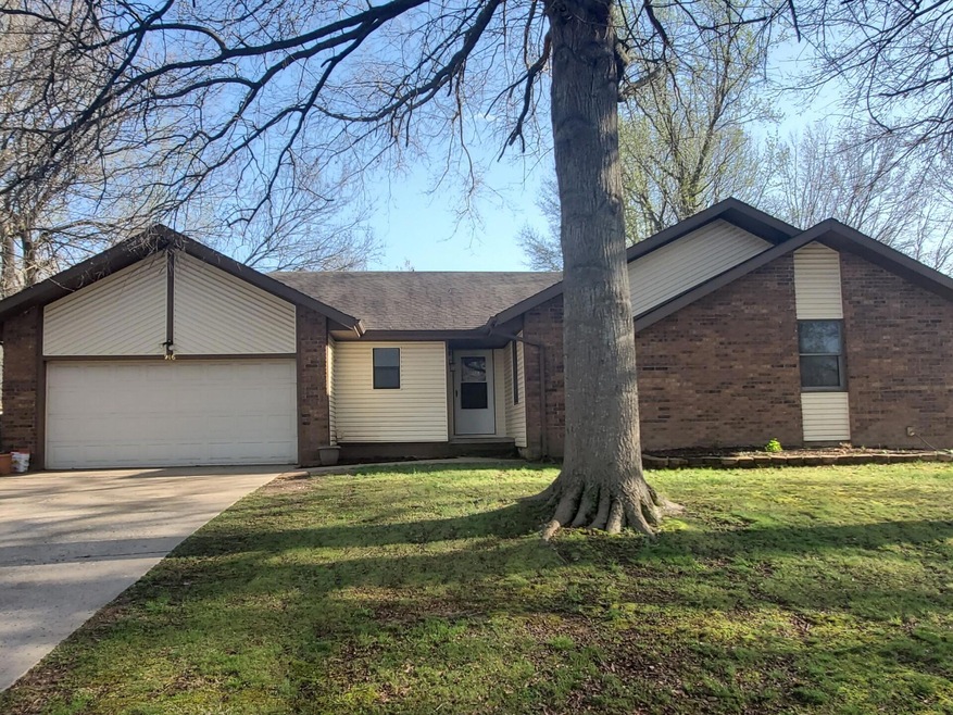 216 Raintree st, Nixa, MO