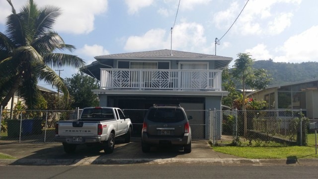 Fascade/ Front view of the home