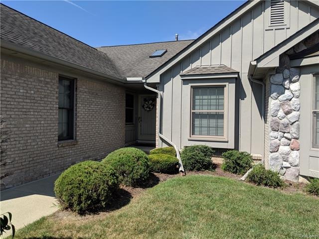 Welcome Home!42190 Tonquish Court, Canton, MI  481