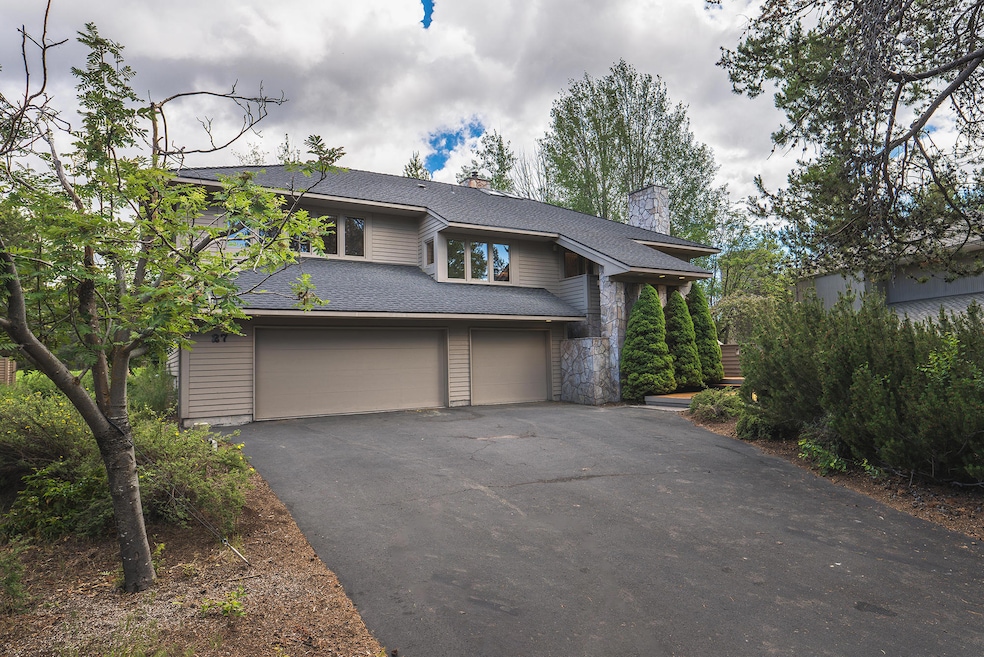 57636 Red Cedar Ln, Sunriver, OR 97707 - photo 1