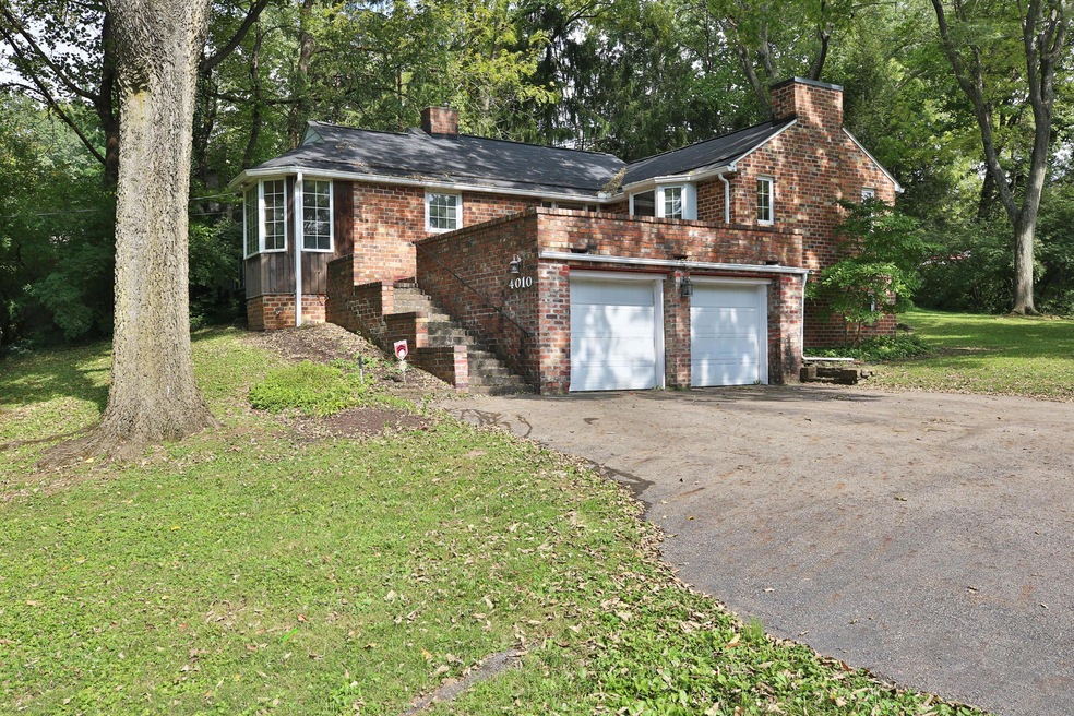 4010 Fairfax Dr. Exterior