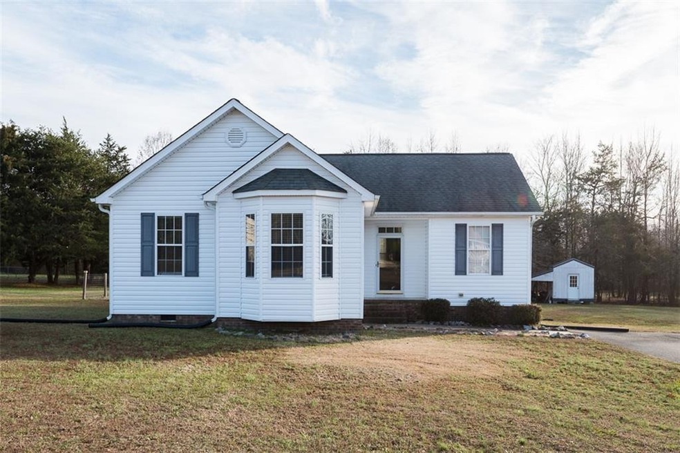 2447 Foxfire Ln, Burlington, NC 27217 - photo 1