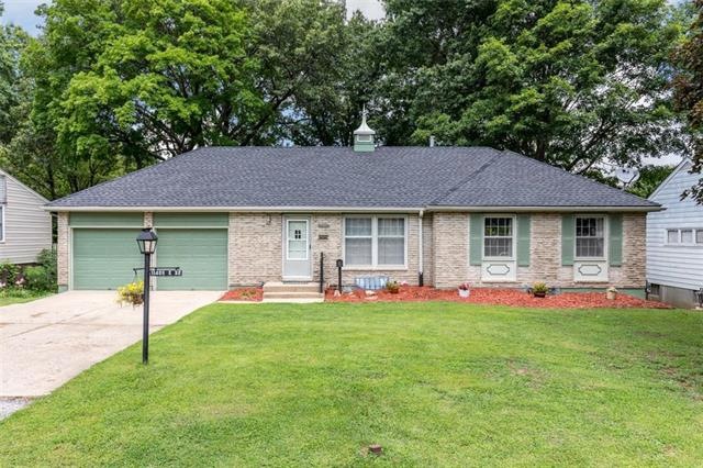 11406 E 32nd St S, Independence, MO 64052 - photo 1