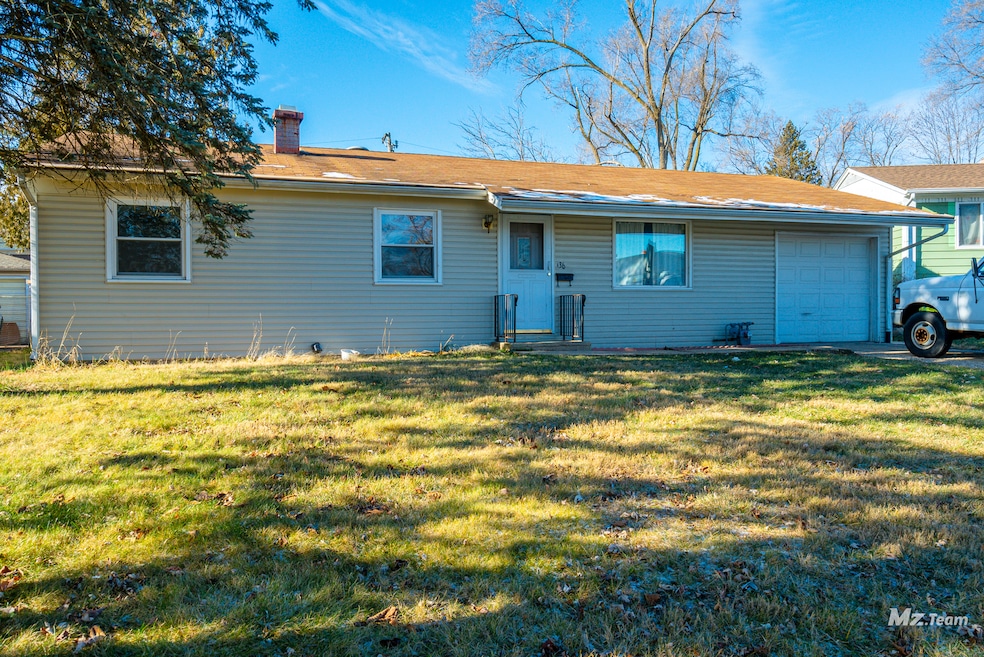 136 Pecos Cir, Carpentersville, IL 60110 - photo 1