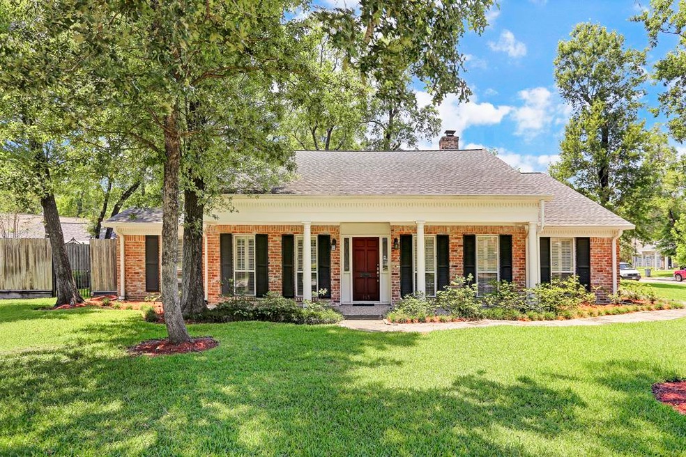 315 N Wilcrest Dr, Houston, TX 77079 - photo 1