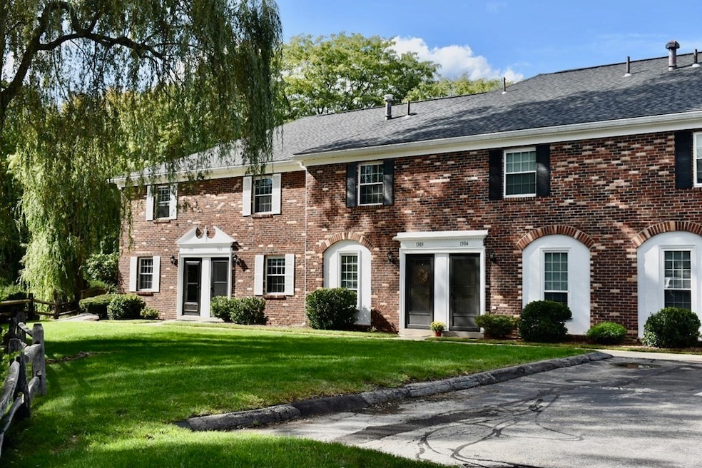 1303 Windsor Dr, Framingham, MA 01701 - photo 1