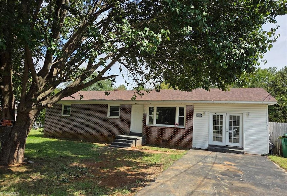 901 Hickory Chapel Rd, High Point, NC 27260 - photo 1