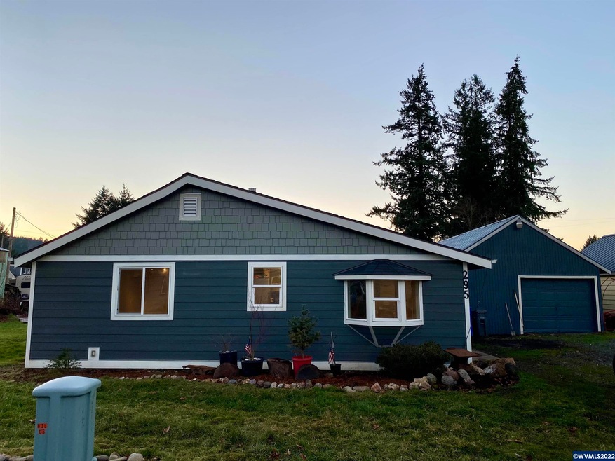 295 10th St, Lyons, OR 97358 - photo 1