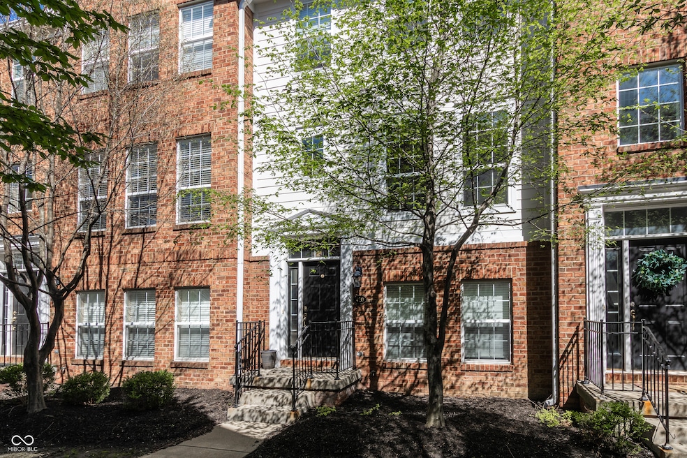 420 Beverly Ct, Carmel, IN 46032 - photo 1