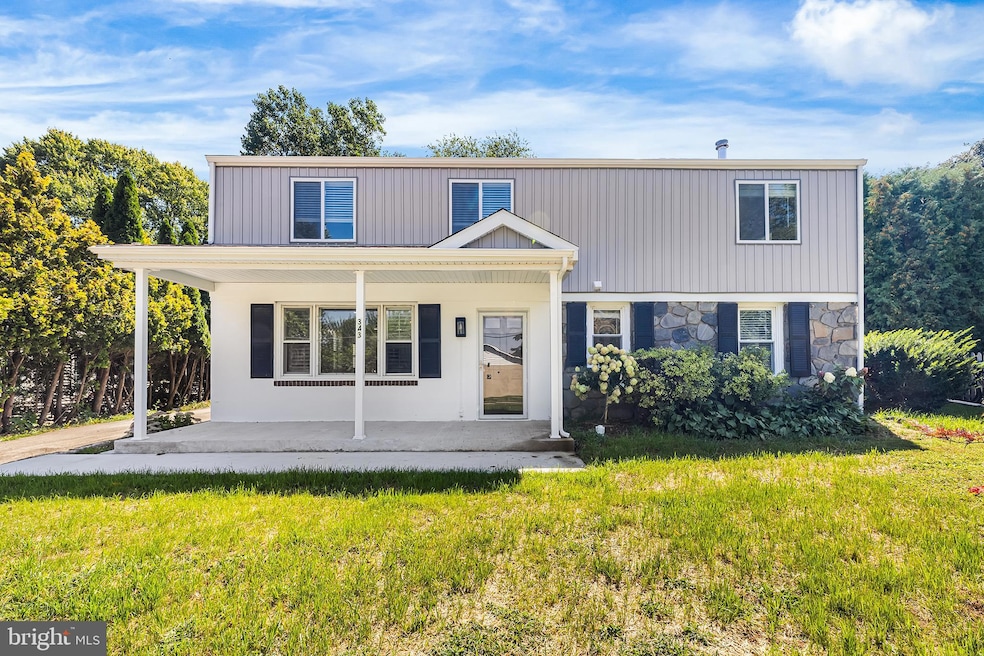 343 Sugartown Rd unit B, Wayne, PA 19087 - photo 1