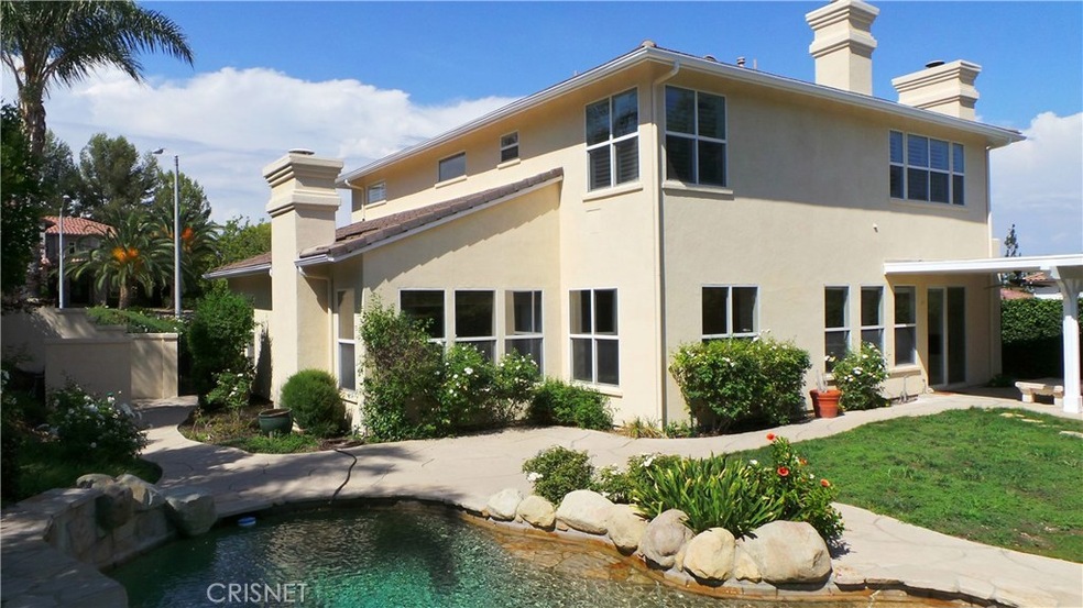 Erin Pl. has a gorgeous landscaped backyard.