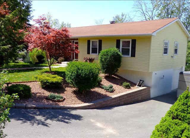 29 Longview Rd, Poughkeepsie, NY 12603 - photo 1