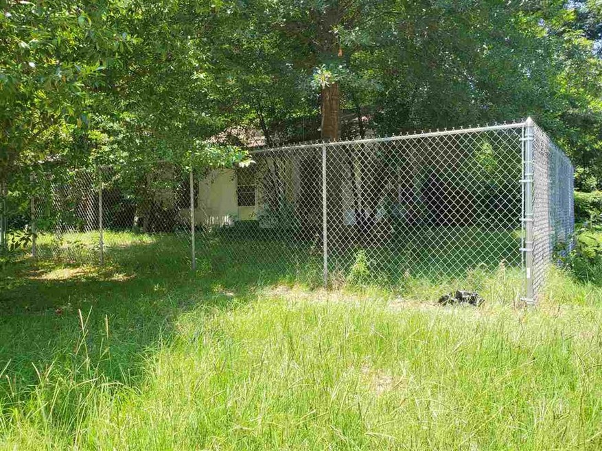 1902 W 15th St, Texarkana, TX 75501 - photo 1