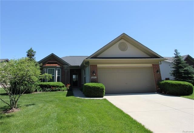 Gorgeous ranch w/ bay copper top window