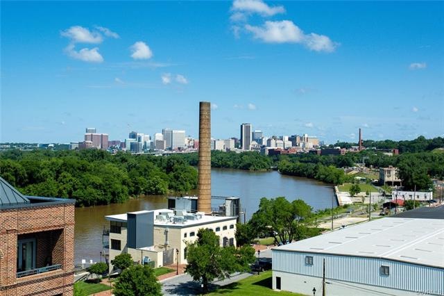 Awesome Views Of The River and Richmond Skyline Fr