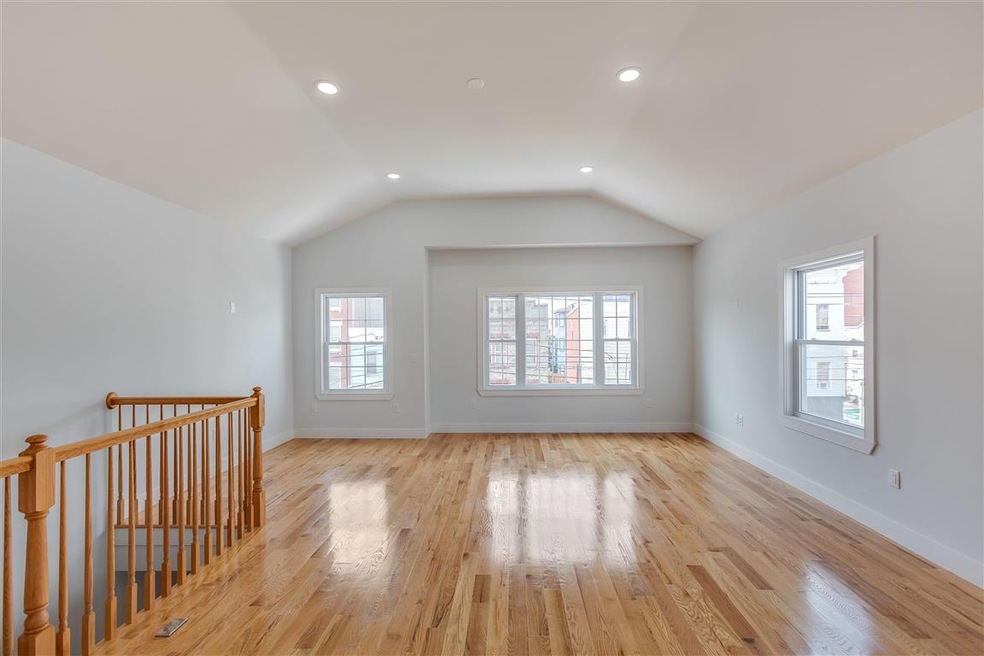 170 Webster Ave unit 2, Jersey City, NJ 07307 - photo 1