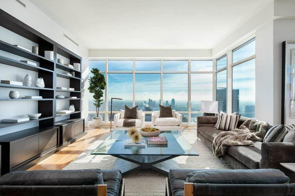 One Beacon Court unit 46C, New York, NY 10022 - photo 1