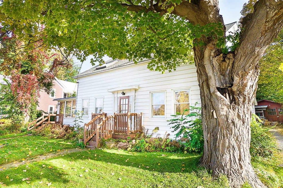 113 E Main St, Richmond, VT 05477 - photo 1