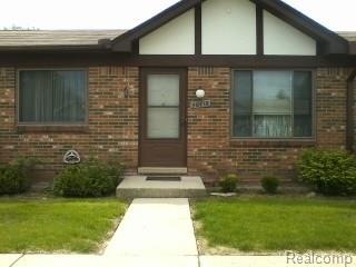 Front Entrance to 30718 Quinkert St
