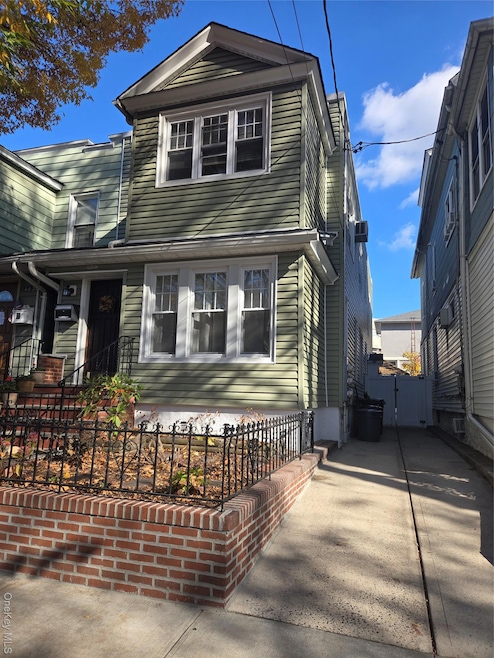 8433 124th St, Kew Gardens, NY 11415 - photo 1