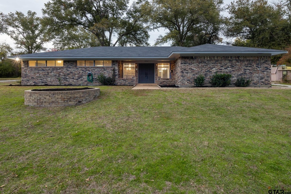 832 Loftin St, Tyler, TX 75701 - photo 1