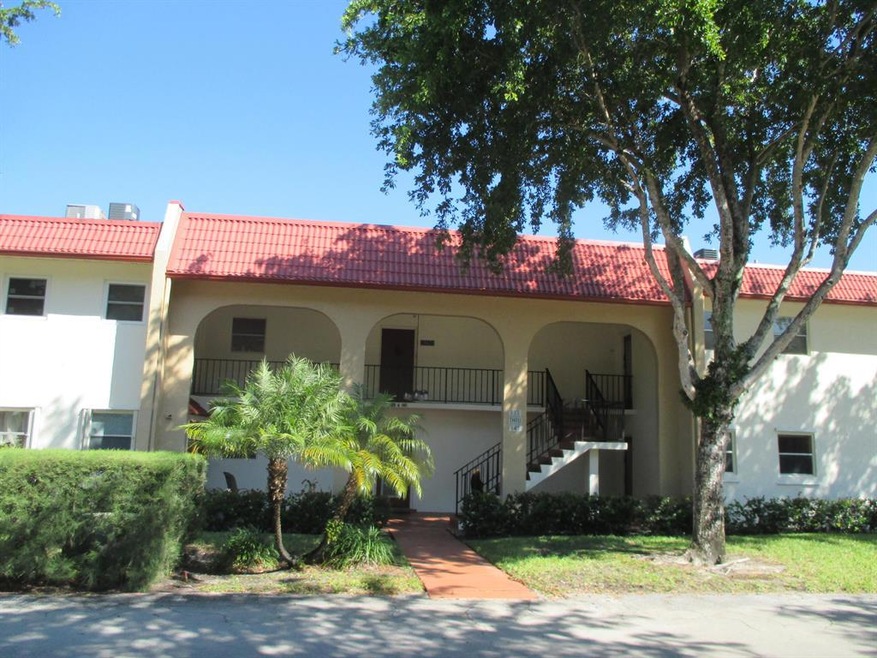 135 Lake Frances Dr, West Palm Beach, FL 33411 - photo 1