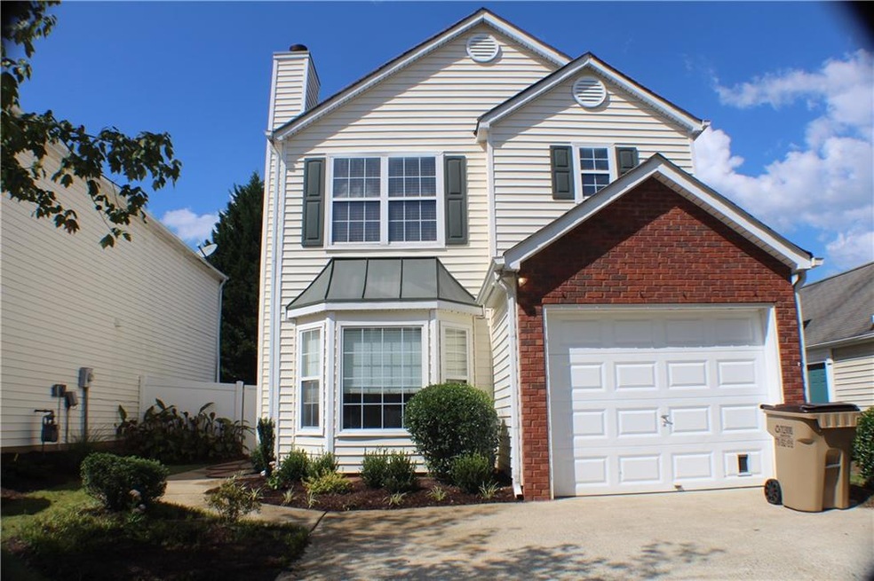Beautiful entrance, tree lined streets and level d