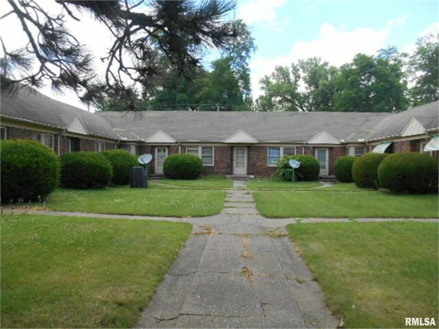 1728 E Locust St unit A, Davenport, IA 52803 - photo 1