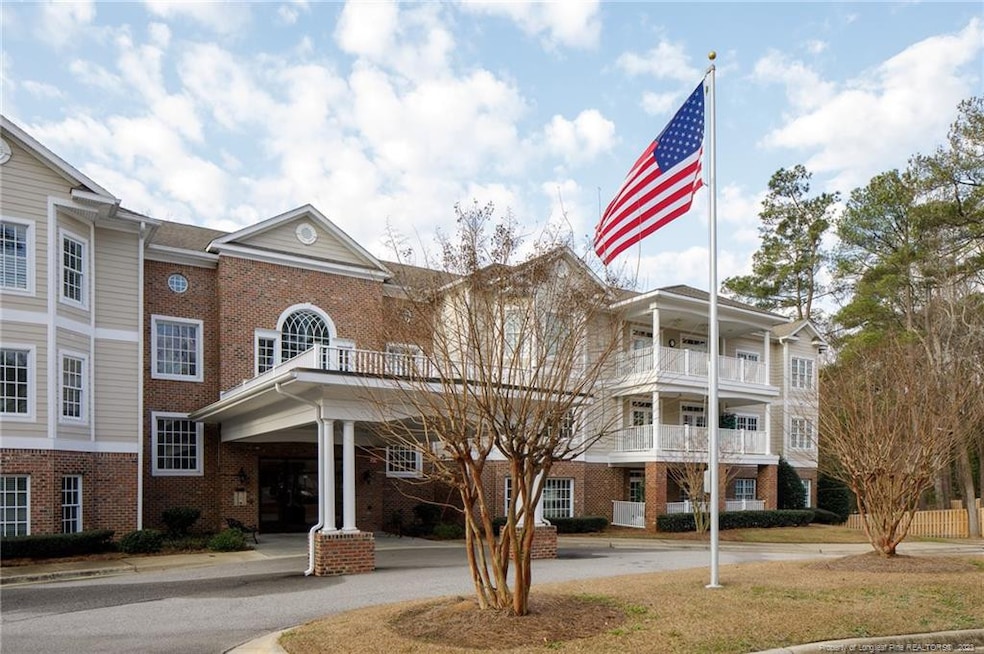 324 Glenburney Dr unit 301, Fayetteville, NC 28303 - photo 1