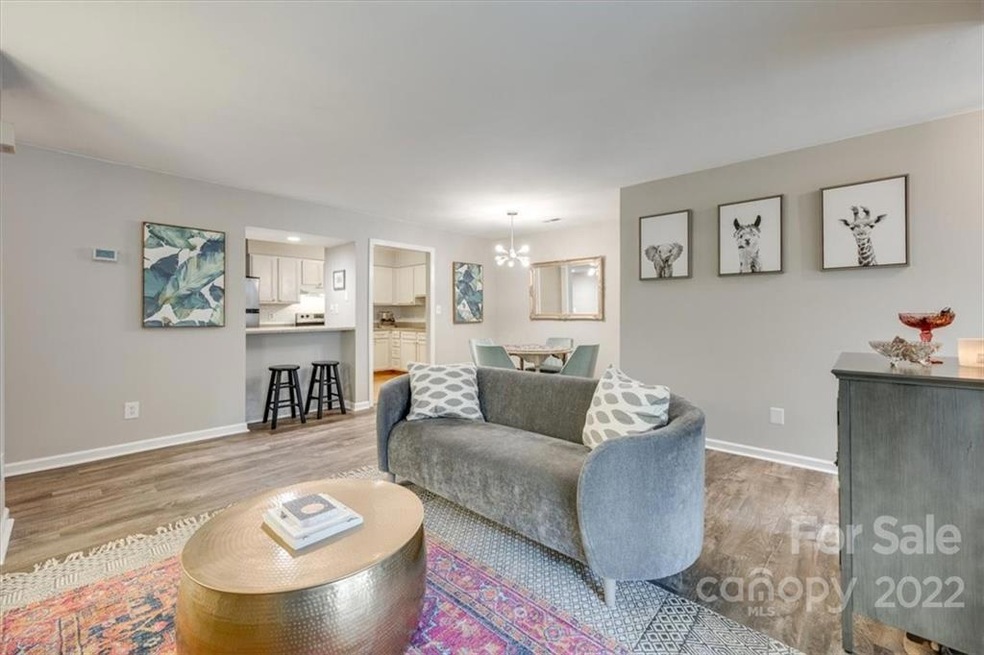 1031 Churchill Downs Ct unit E, Charlotte, NC 28211 - photo 1