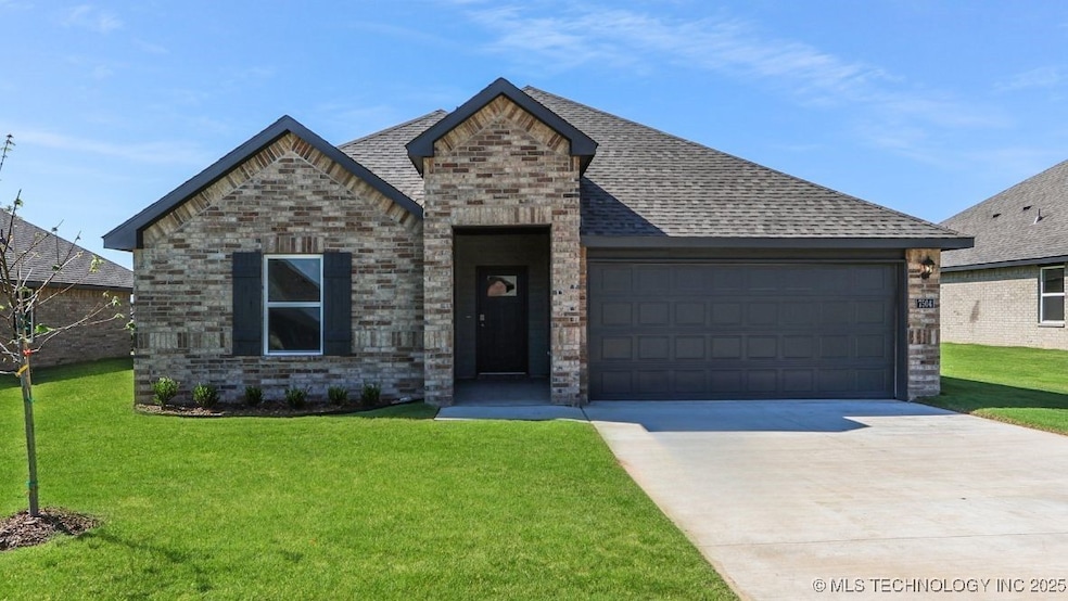 7504 N 154th East Ave, Owasso, OK 74055 - photo 1