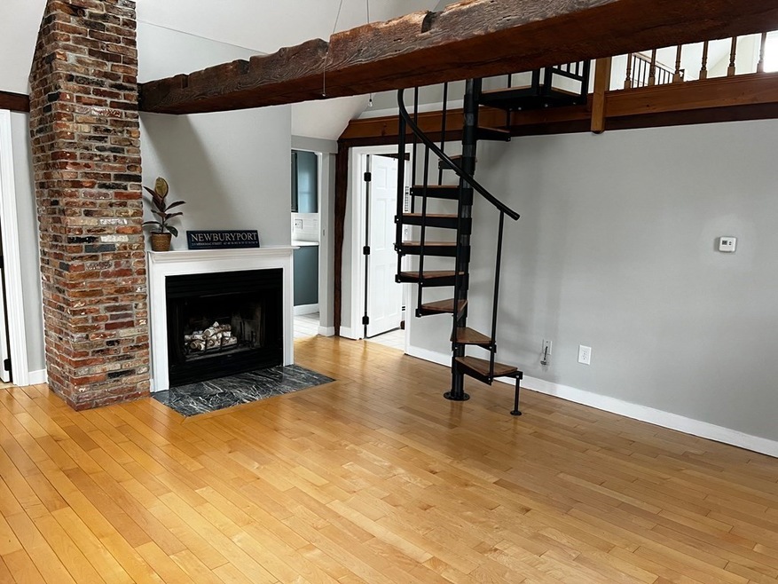 215 Merrimac St unit 3, Newburyport, MA 01950 - photo 1