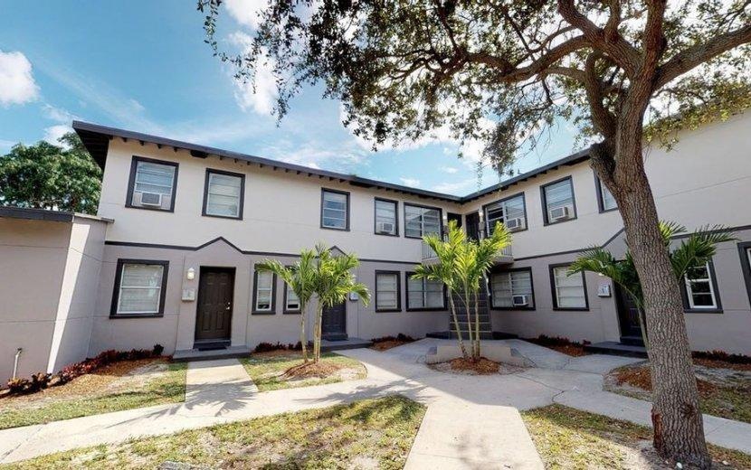 2722 Poinsettia Ave unit 7, West Palm Beach, FL 33407 - photo 1