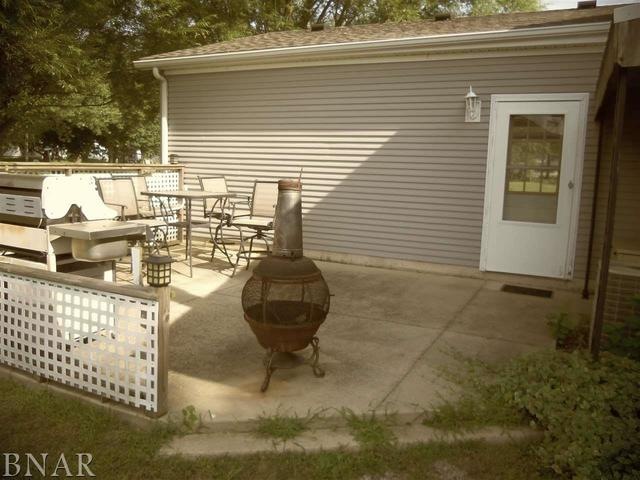 800 York St, Chenoa, IL 61726 - photo 1