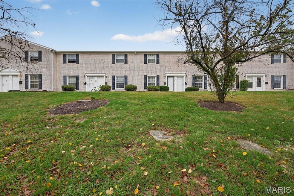 4044 Paule Ave unit 4044, Saint Louis, MO 63125 - photo 1