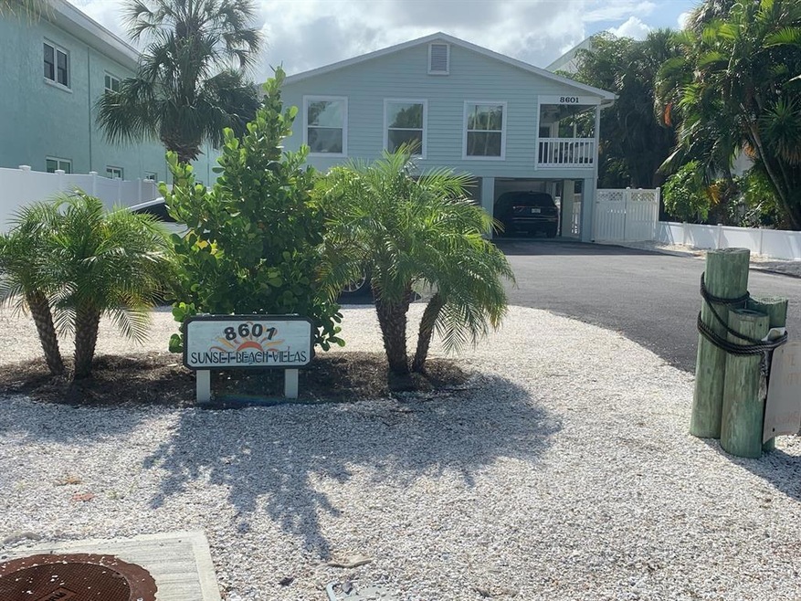 8601 E Bay Dr unit 2, Treasure Island, FL 33706 - photo 1