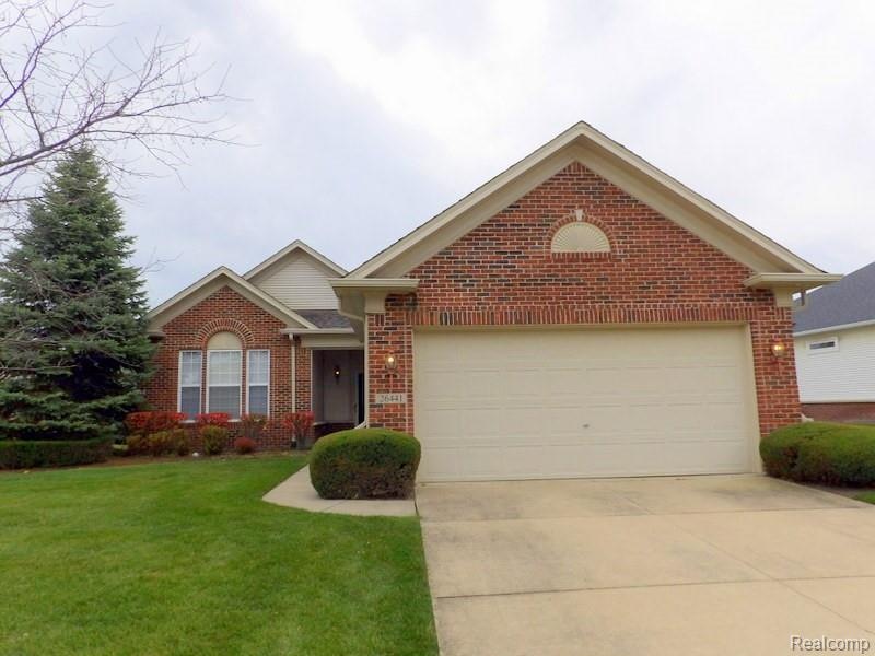 26441 Higgins Way unit 374, Flat Rock, MI 48134 - photo 1