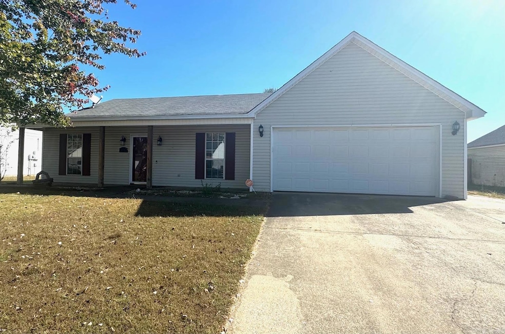 211 Hunters Run, Benton, AR 72015 - photo 1