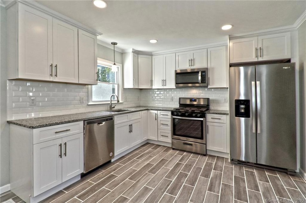 21 Chaucer Ct, Milford, CT 06460 - photo 1