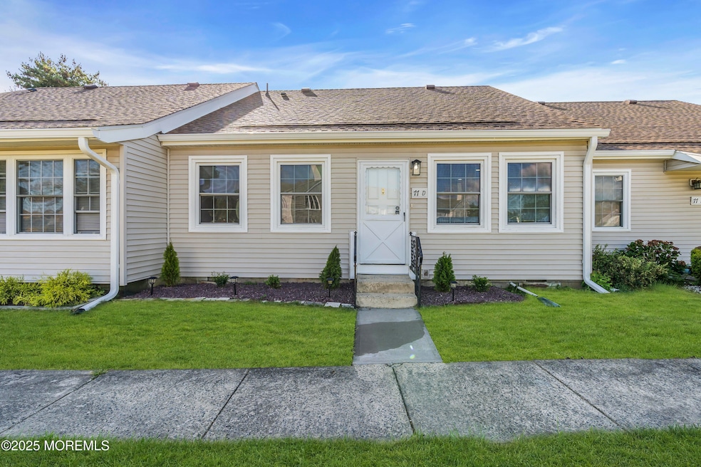 77 Parkway Dr unit D, Freehold, NJ 07728 - photo 1